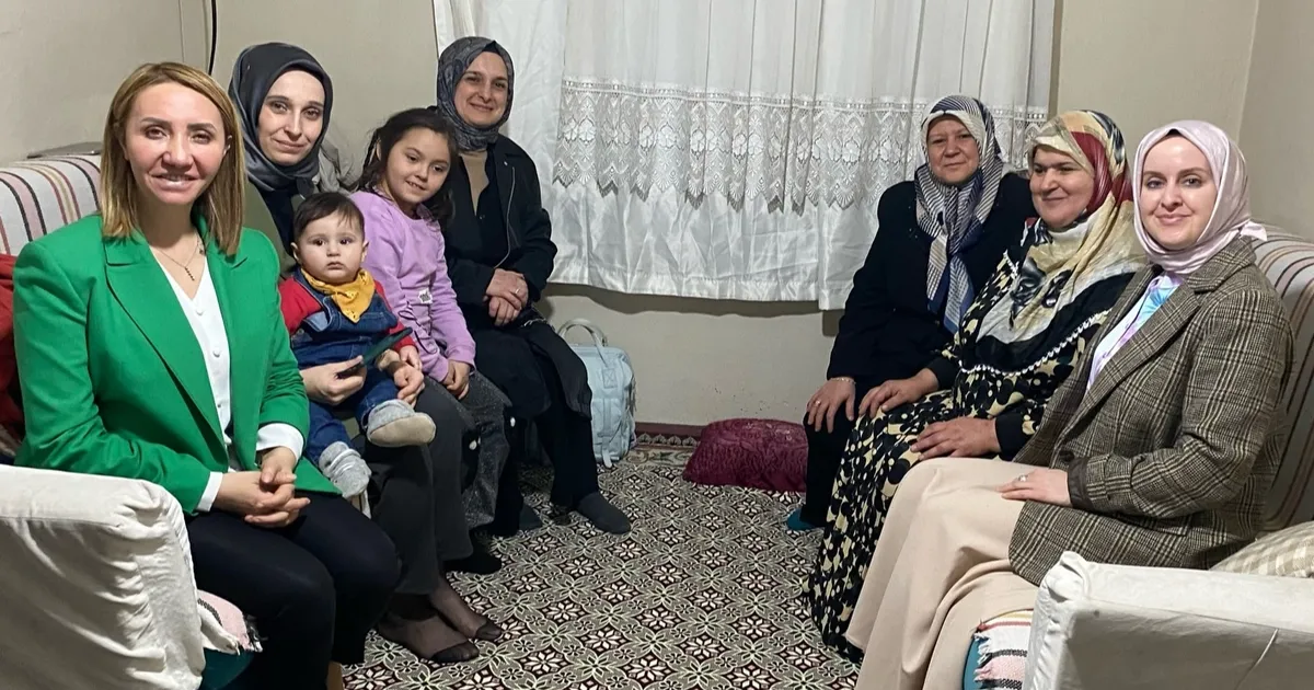 AK Partili kadınlardan Bilecik Pazaryeri’nde Ramazan ziyareti - Siyaset Haberleri