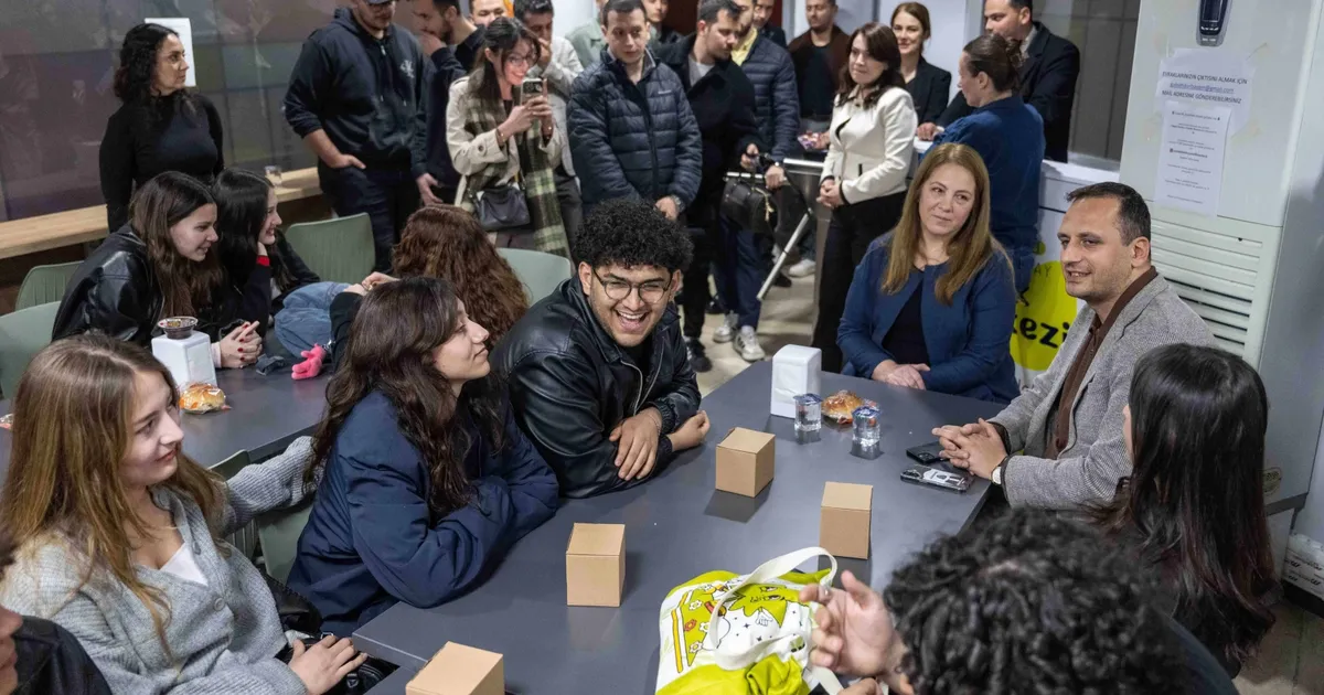 Bornova'da Gülşah Durbay Gençlik Merkezi’nde sıcak buluşma