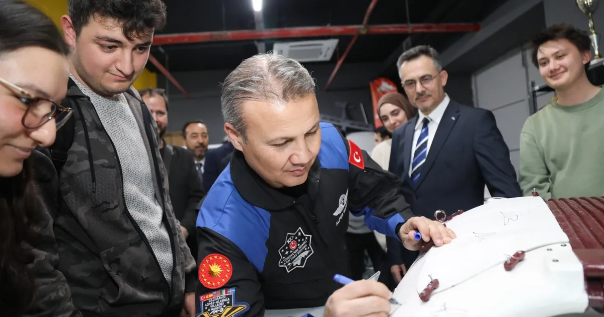 Alper Gezeravcı'dan BTÜ’lü öğrencilere tam not