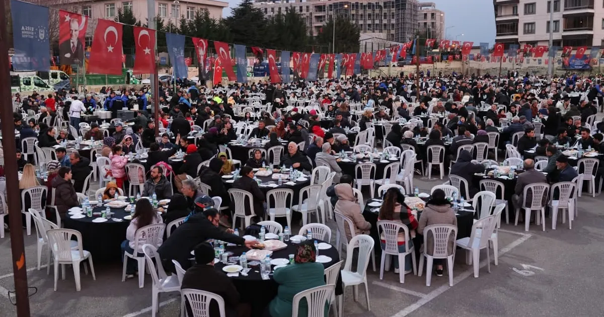 Bursa'da paylaşma bereketi Emek ve Alacahırka'da - Gündem Haberleri