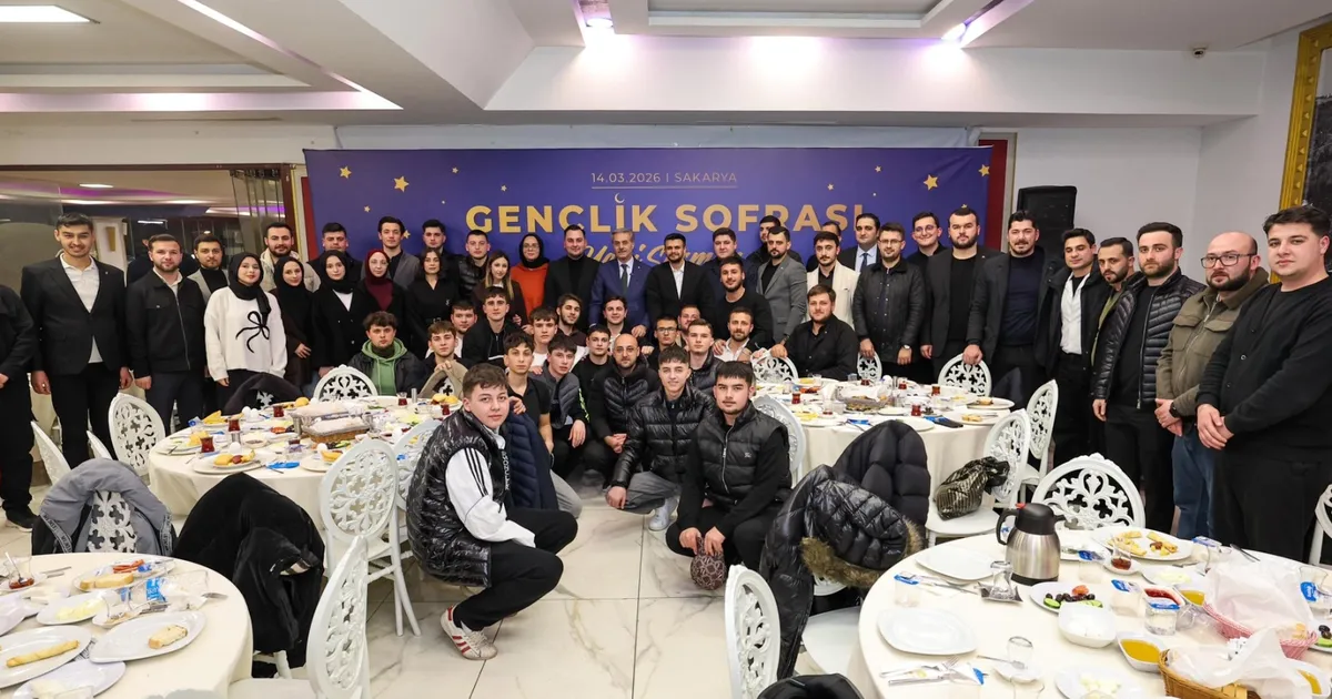 Sakarya'da Başkan Alemdar gençlere buluştu