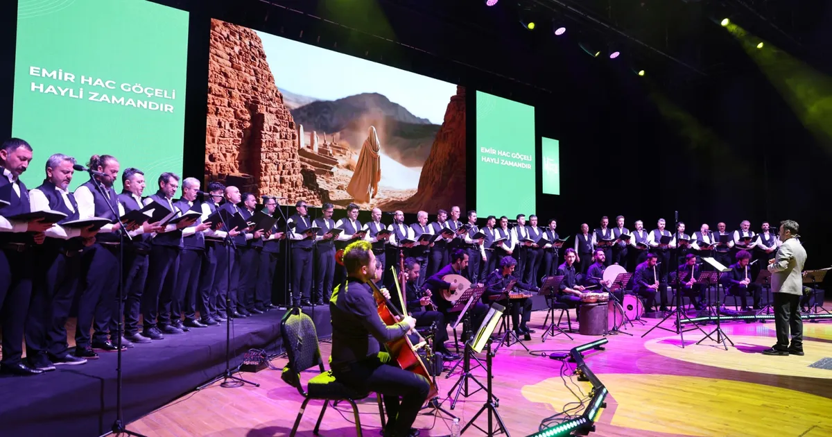 Konya Selçuklu'da ilahiler gönüllere dokundu