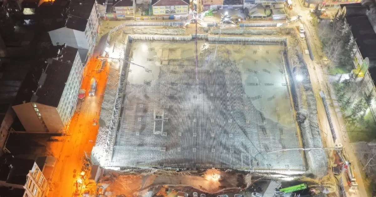 Eskişehir’de 5 bin metreküplük dev beton dökümü