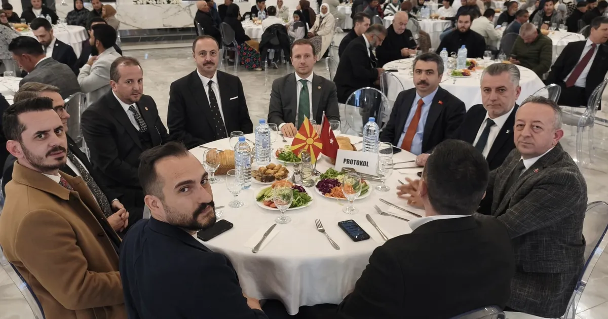 Bursa'da Başkan Yılmaz Evlad-ı Fatihan ile kardeşlik sofrasında