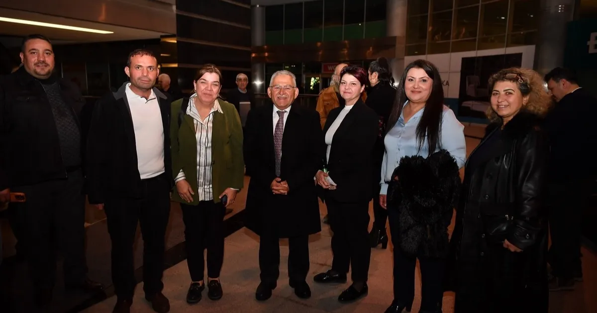 Memduh Büyükkılıç iftar sofrasında esnafla buluştu - Gündem Haberleri