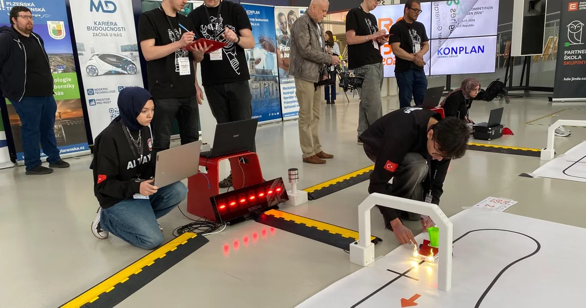 Bursalı öğrencilerden Çekya’da robotik başarısı