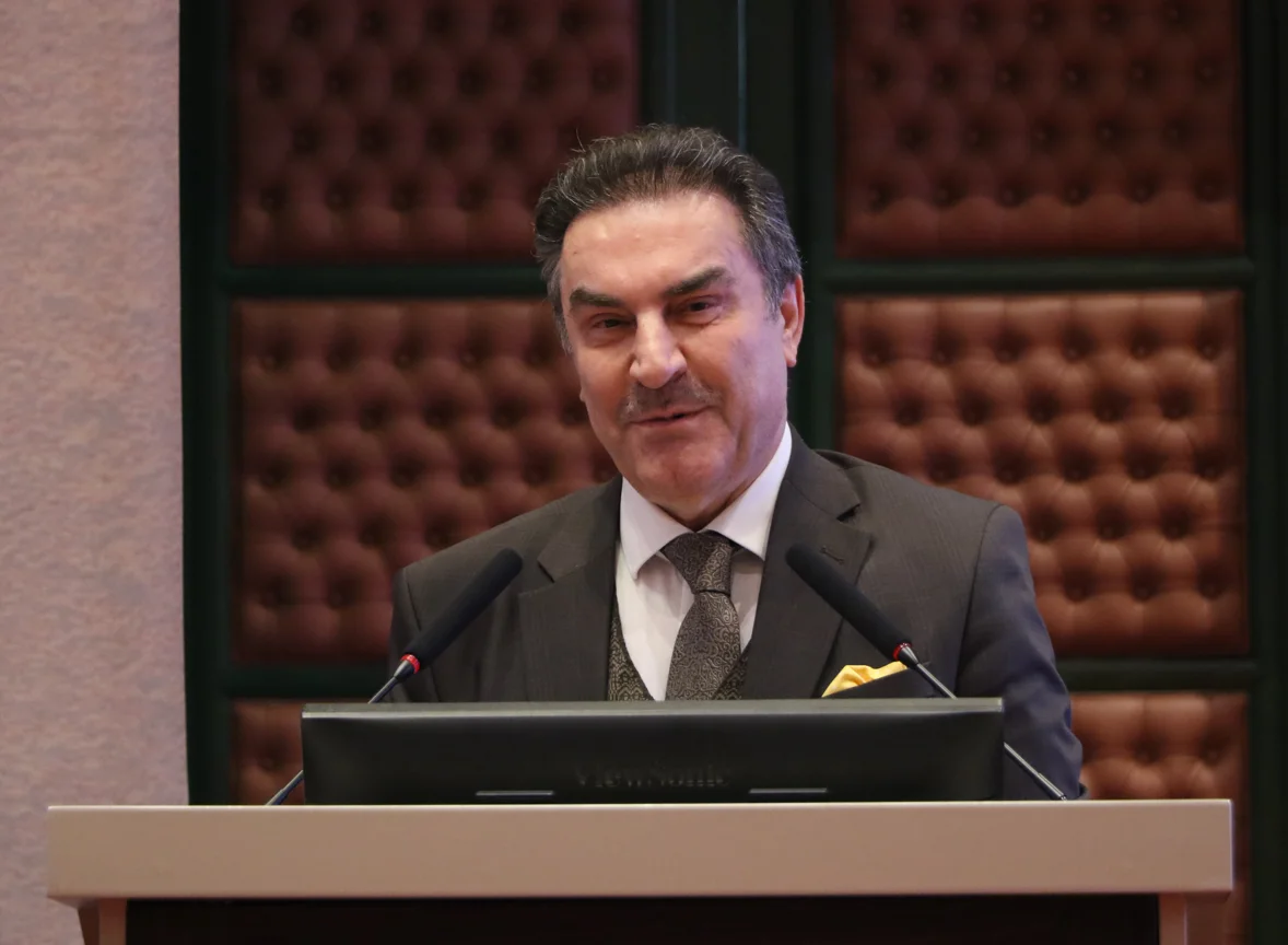 Prof. Dr. Zakir Avşar: Bayram geldi hoş geldi...