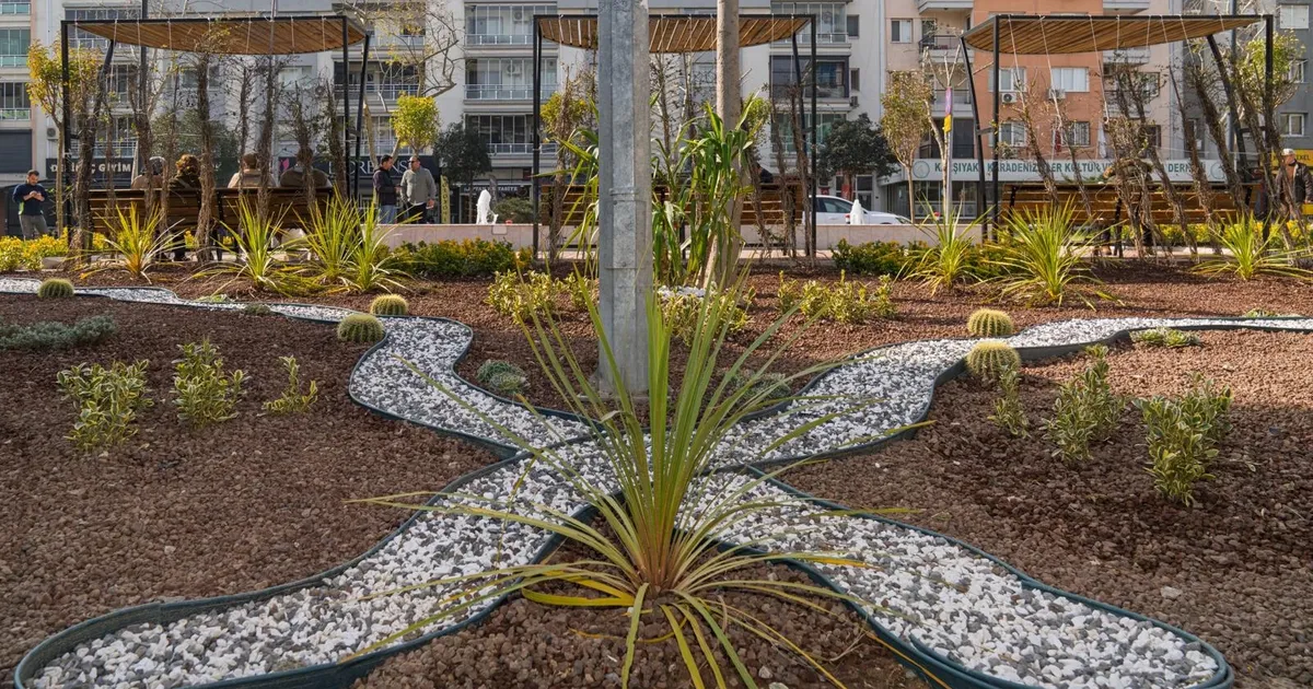 İzmir'de atıl alanlar parka dönüşüyor