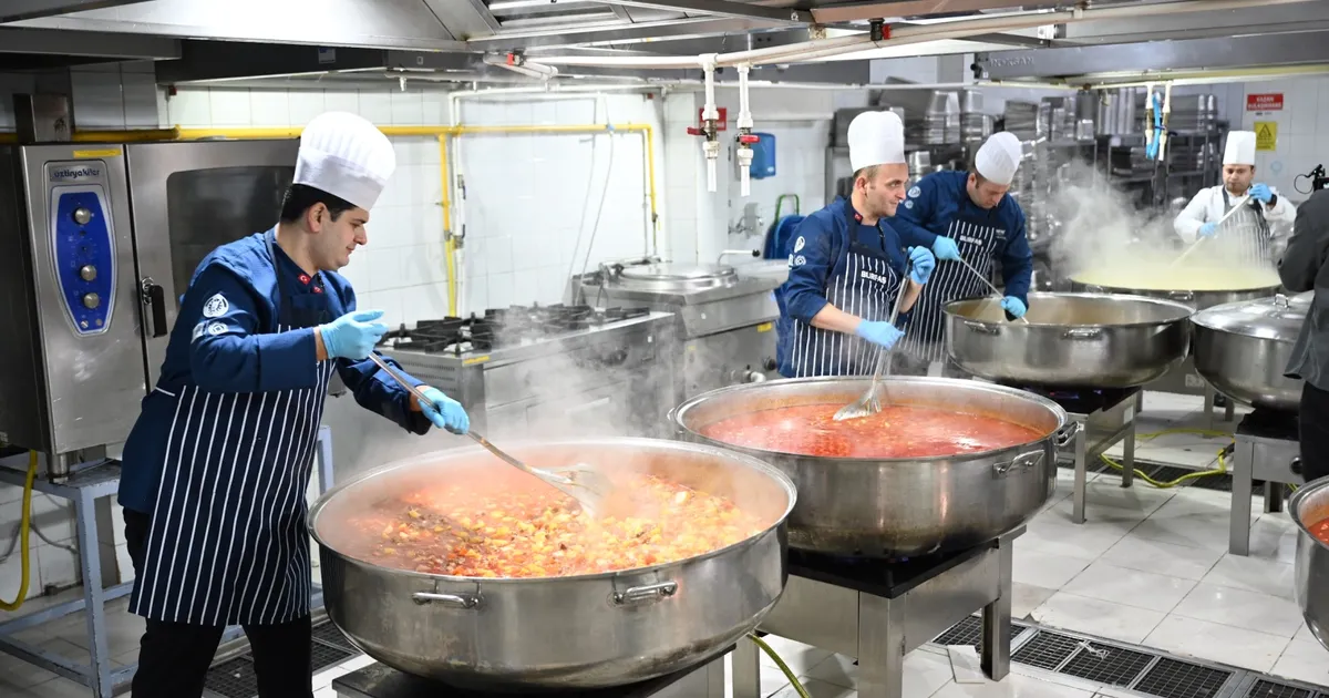 Bursa Ramazan bereketini paylaştıkça çoğalttı