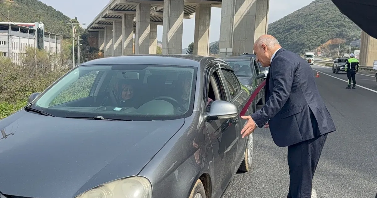 Bursa Gemlik'te Kaymakam Canbaba 'sensiz olmaz' diyerek uyardı