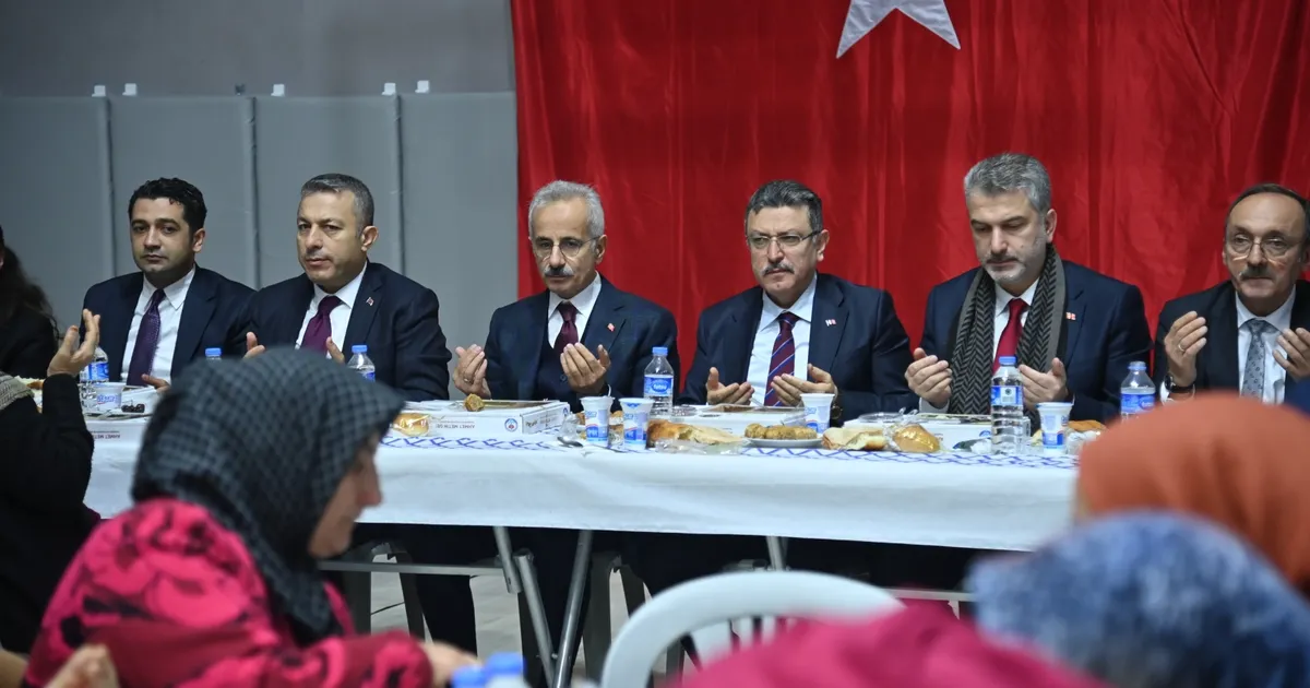 Bakan Uraloğlu ve Başkan Genç’ten Düzköy’e hizmet sözü