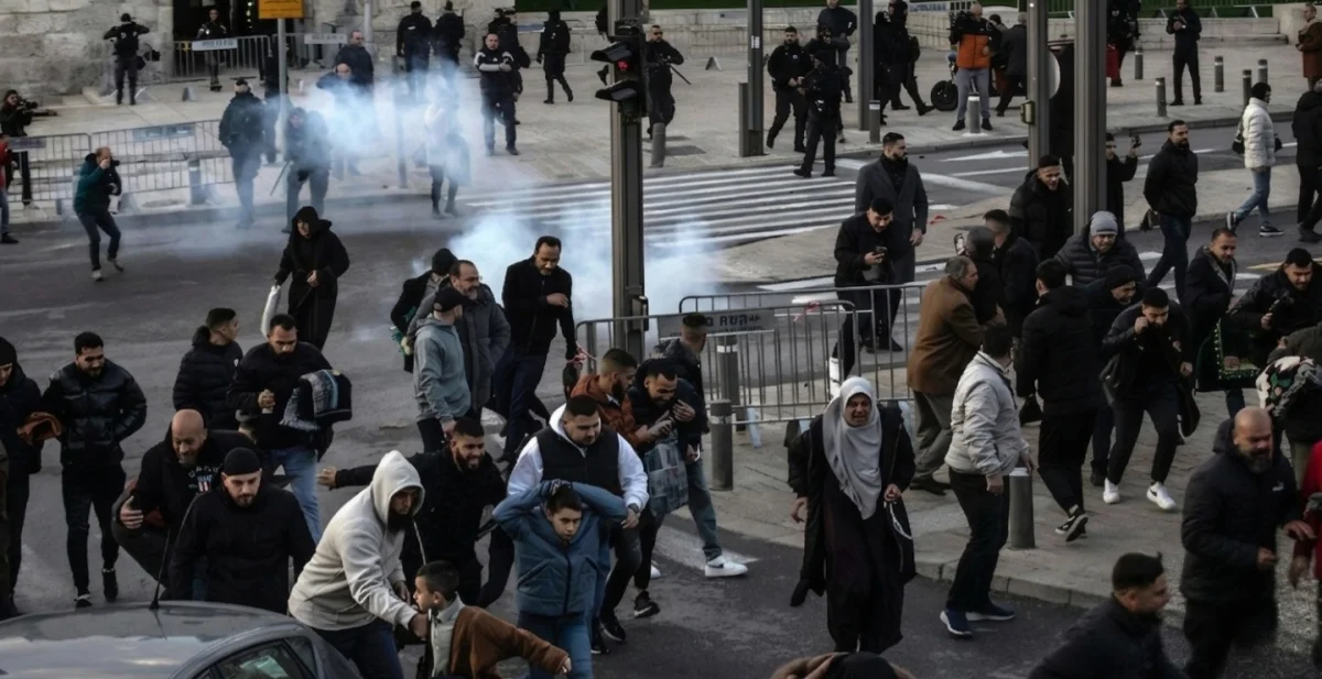 Mescid-i Aksa’da Bayram Günü saldırı ve müdahale