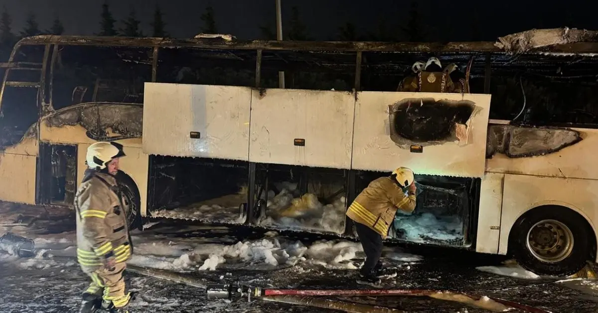 Esenler’de yolcu otobüsü alev alev yandı - Gündem Haberleri