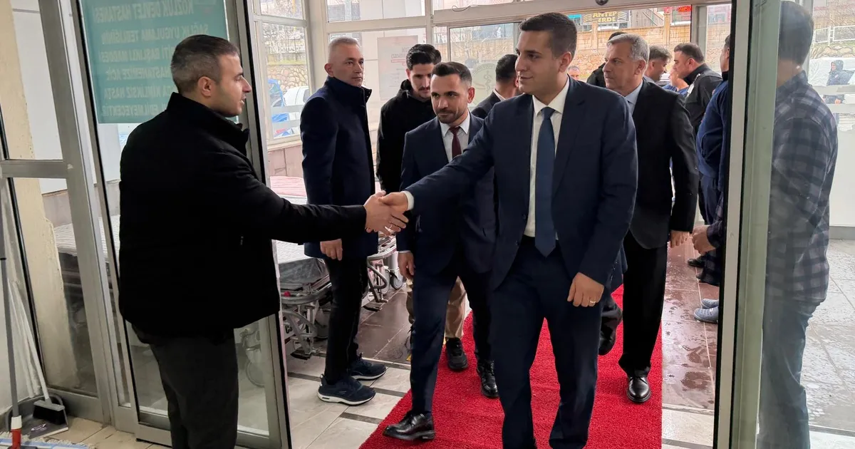 Batman Kozluk'ta bayramda sağlık çalışanlarına ve hastalara ziyaret