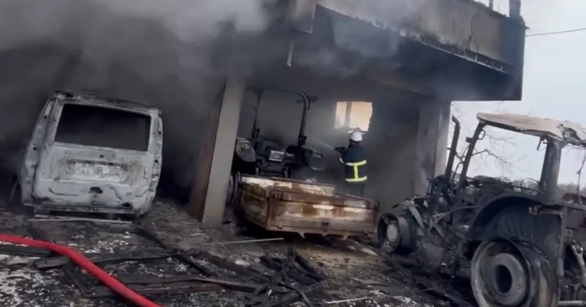 Düzce'de garaj yangınında 6 araç kullanılamaz hale geldi