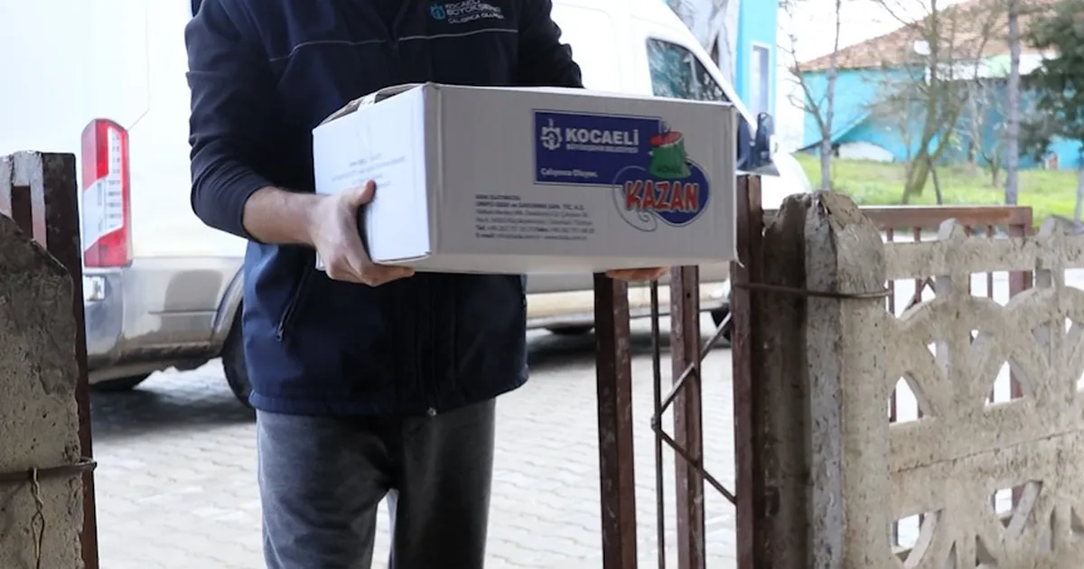 Kocaeli'de 'Gönül Kazan' ile sofralar boş kalmıyor