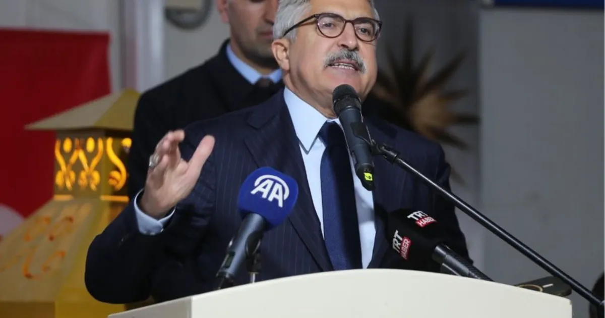 Yayman: Haddini bil Özgür Özel!