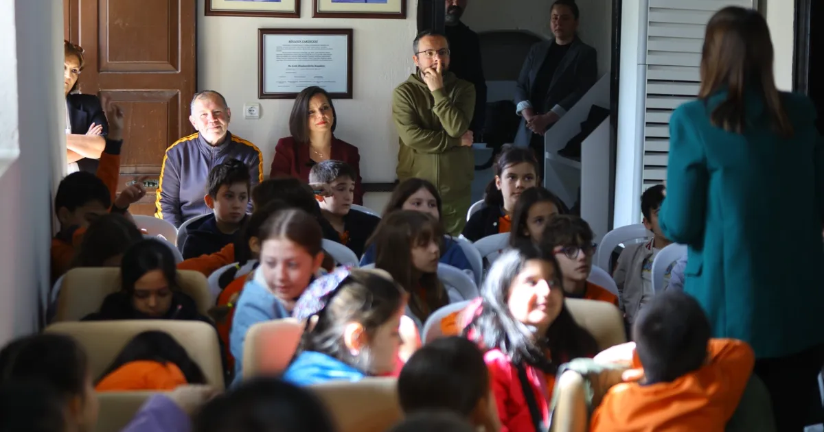 Kocaeli'de 'Masal Çarşambaları' çocukların hayal dünyasını aydınlatıyor