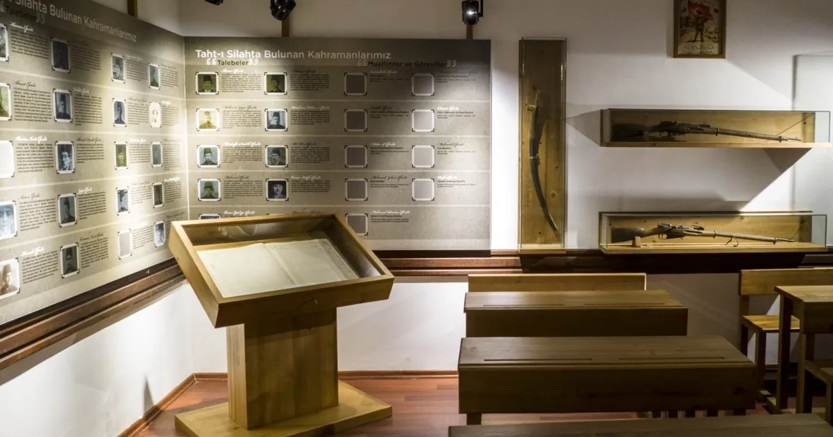 Kastamonu'da bir lisenin hüzünlü gururu... O hatıralar sınıftaki müzede yaşatılıyor