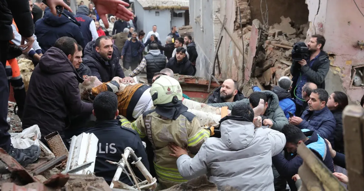 Fatih’te son durum: 1 Ölü, 10 yaralı!