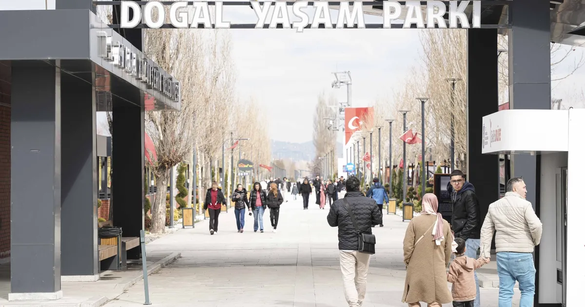 Başkentliler bayramı Büyükşehir’in parklarında kutladı