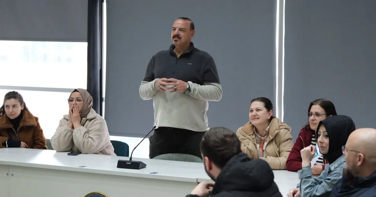 Bursa Yıldırım'da 'temel fotoğrafçılık' eğitimi başladı