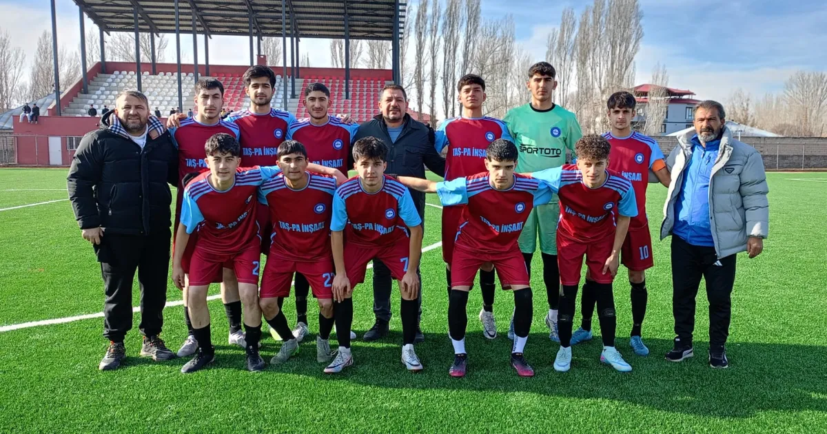 Ağrı’da U18 Ligi Şampiyonu Patnos Spor oldu