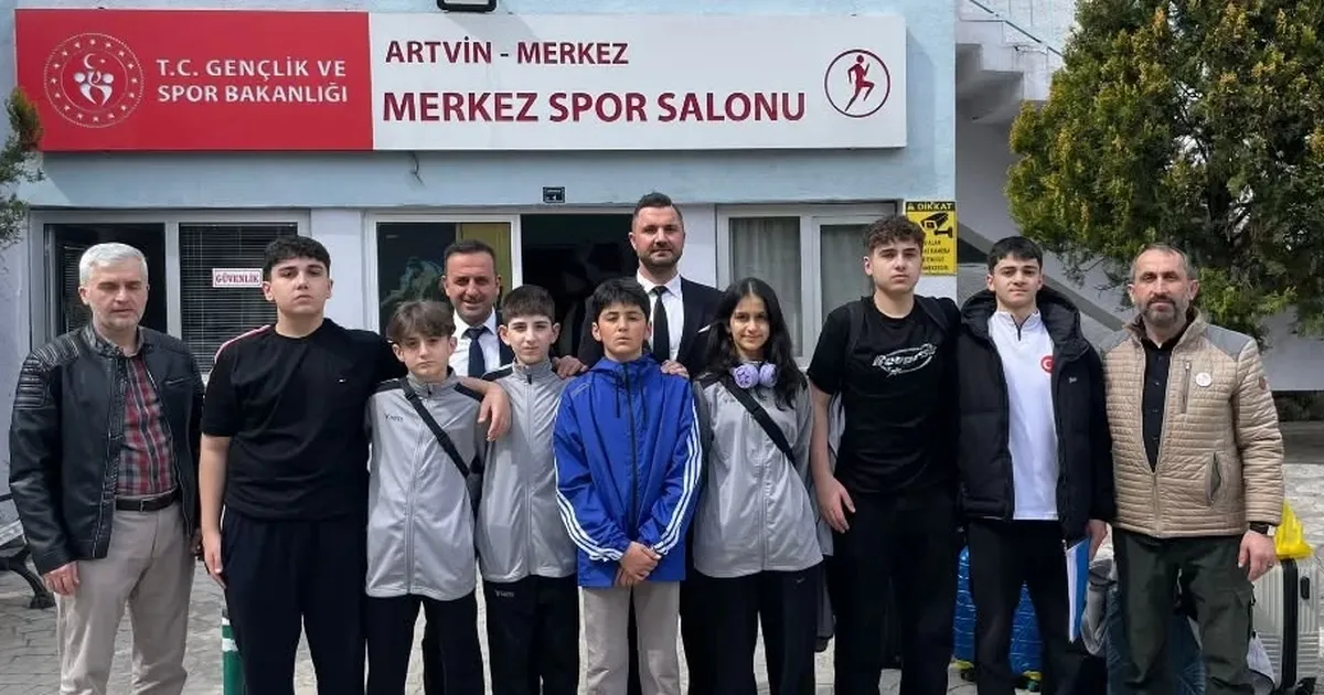 Artvinli taekwondocular madalya için Antalya’ya gitti