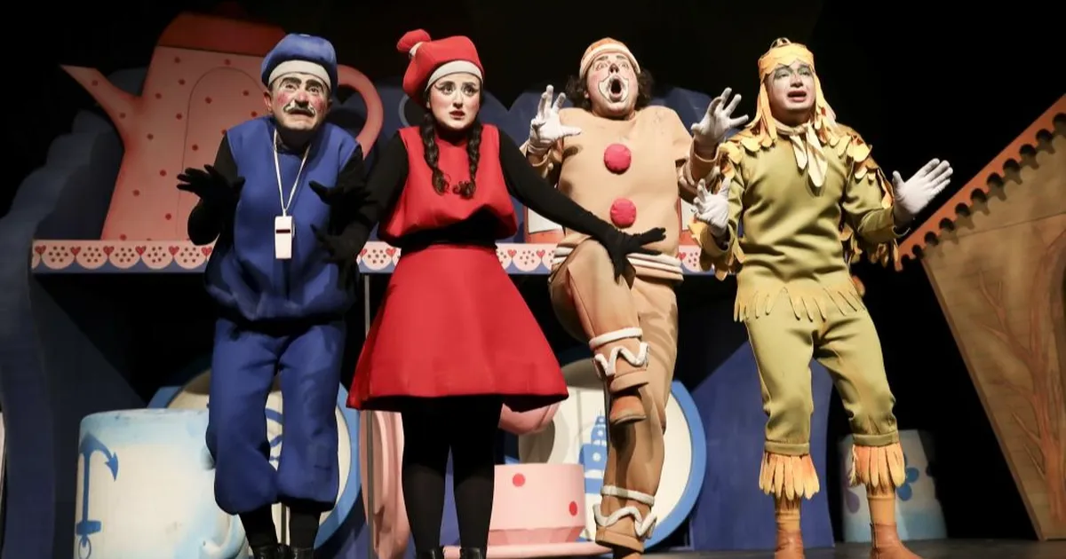 Mersin'de “Bisküvi Adam” oyunu Silifkeli miniklerle buluştu