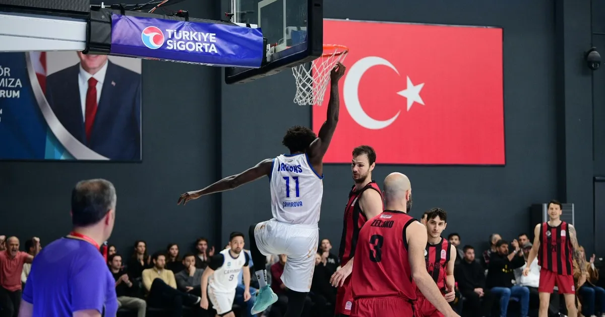 Çayırova potada son saniye basketiyle liderliği aldı