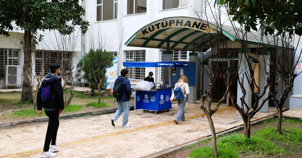Antalya'da gençlere sınav haftası boyunca sıcak çorba ikramı