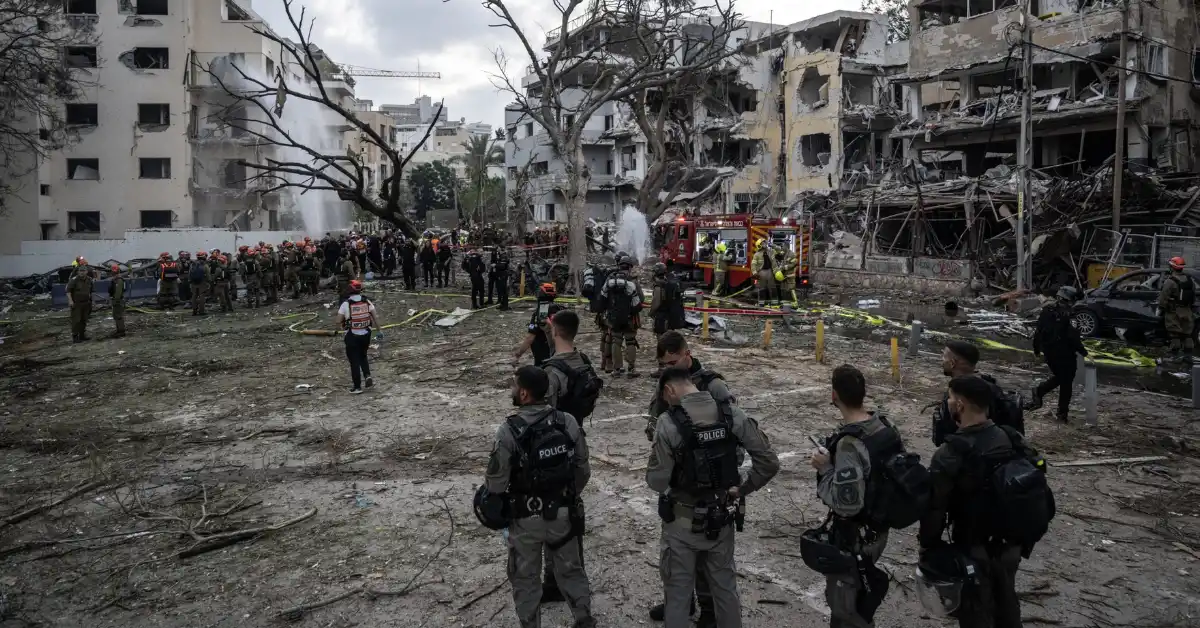 İran’dan Tel Aviv’e füze saldırısı: 6 İsrailli yaralandı