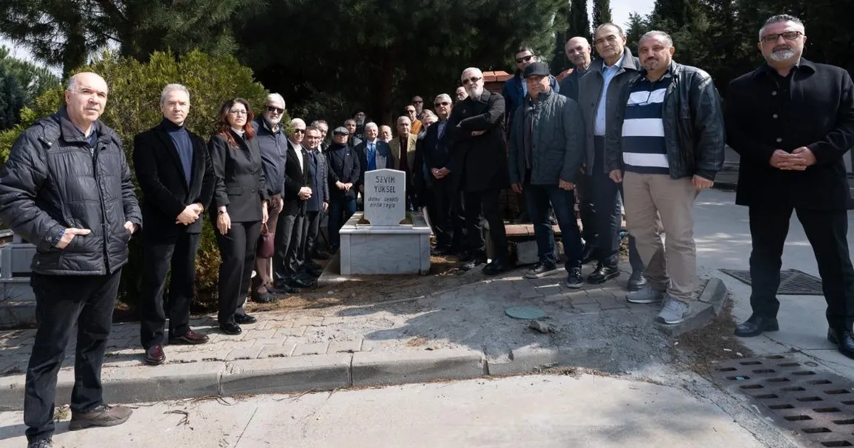 İzmirli usta gazeteci mezarı başında anıldı