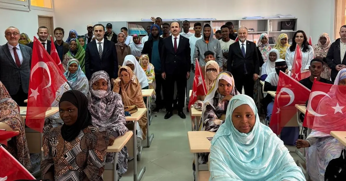 Afrikalı öğrenciler UCLG Başkanı Altay’ı coşkuyla karşıladı - Dünya Haberleri