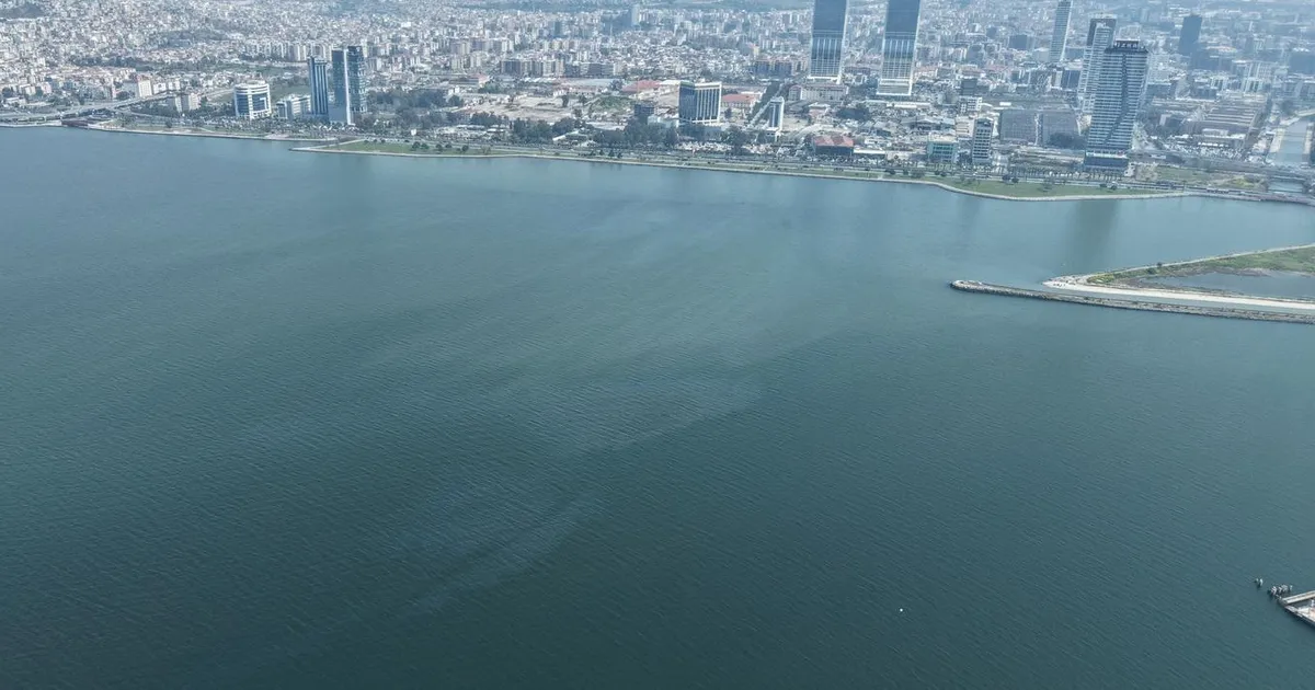 İzmir Körfezi’nde dış kaynaklı kirlilik sürüyor