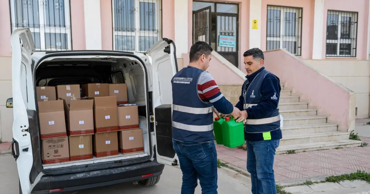 İzmir'de okullara hijyen desteği sürüyor