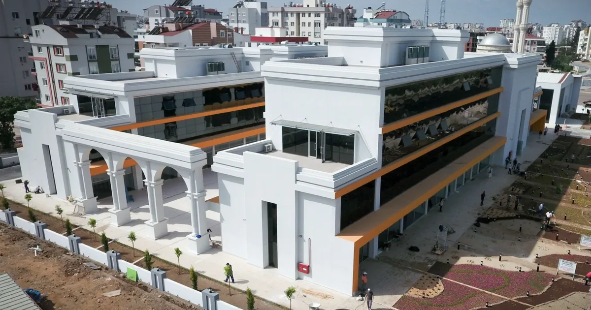 Antalya Muratpaşa’da gençler için yapay zeka ve görsel üretim eğitimi