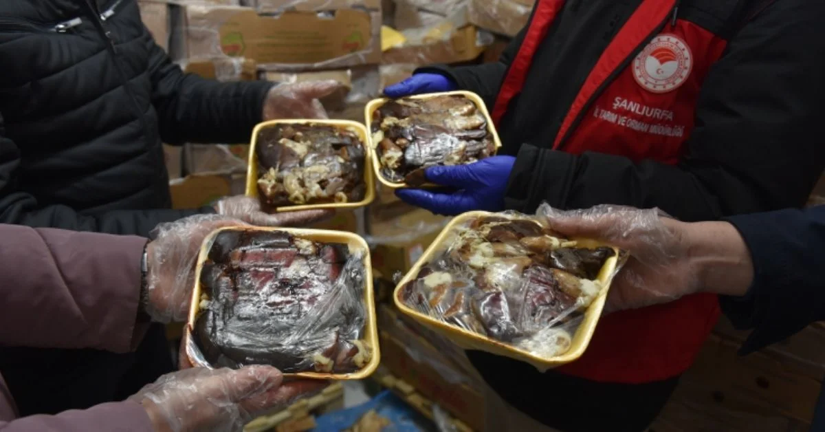 Son kullanma tarihi geçmiş 50 ton tavuk imha edildi