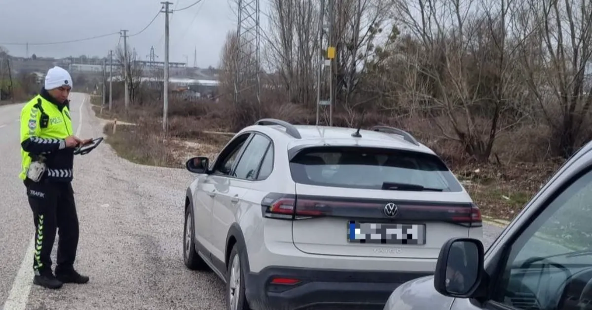 Bilecik Pazaryeri’nde trafik denetimleri aralıksız sürüyor