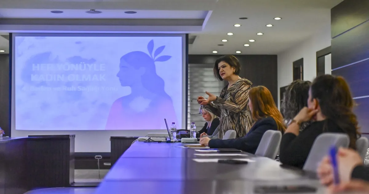 Antalya Muratpaşa'da kadın personellere hak eğitimi