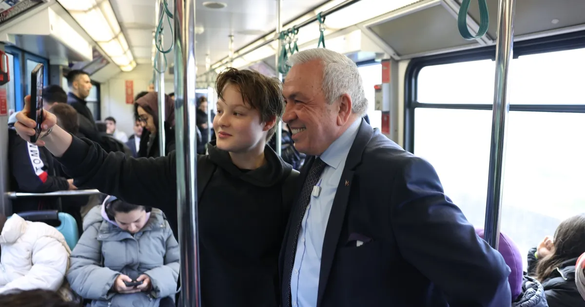 Bursa Nilüfer'de Başkan Özdemir’den mesai öncesi metro sürprizi - Bursa Haberleri