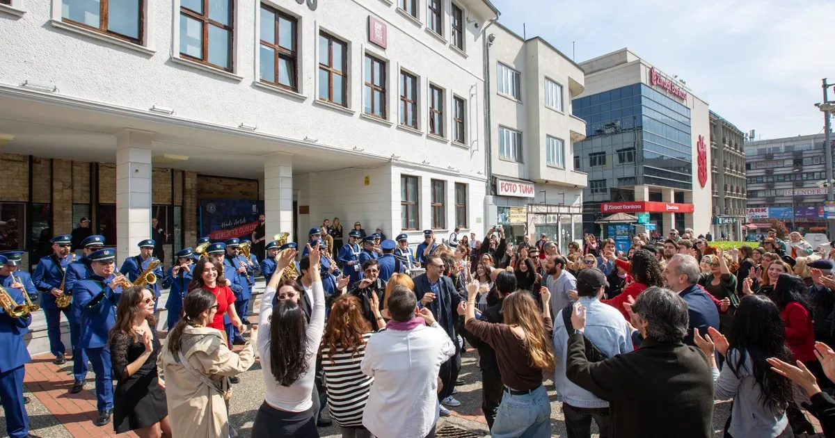 Bursa'da 'Dünya Tiyatro Günü' kutlaması