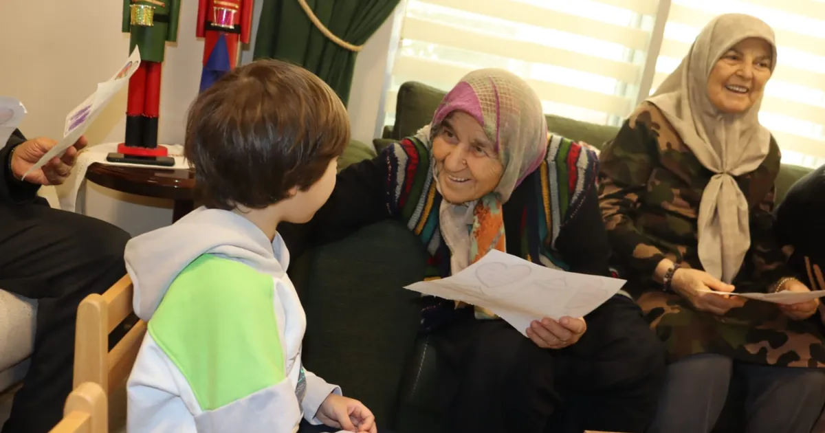 İzmitli miniklerden ulu çınarlara anlamlı ziyaret