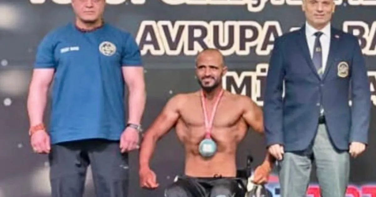 Ağrılı sporculardan madalya