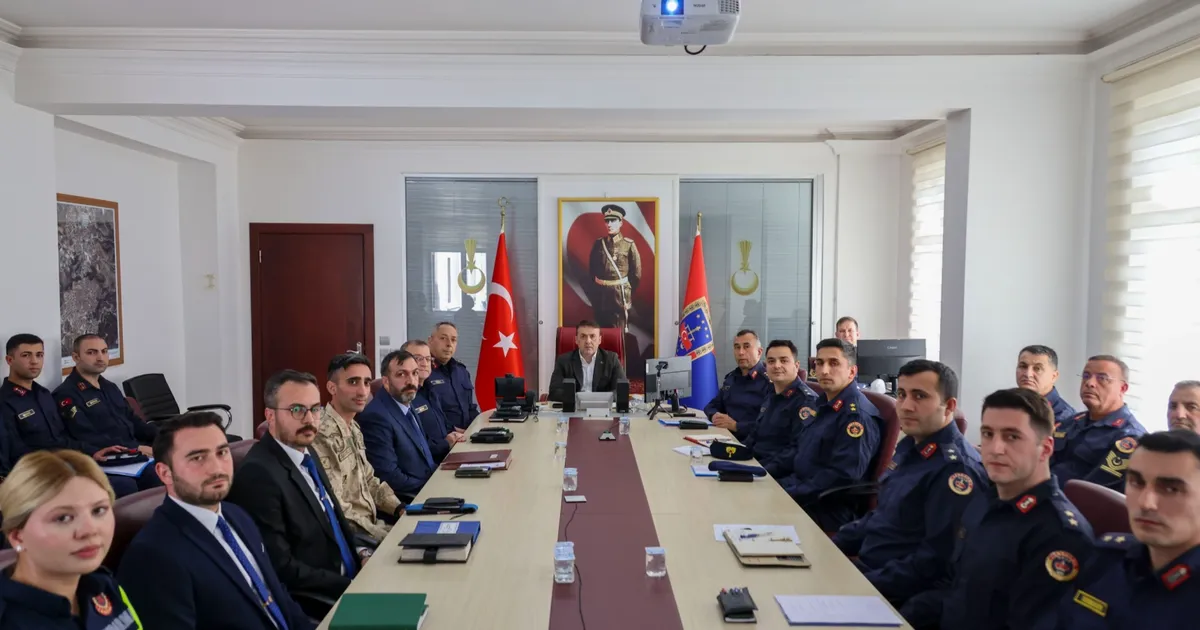 Vali Sözer’den Jandarma’ya ziyaret