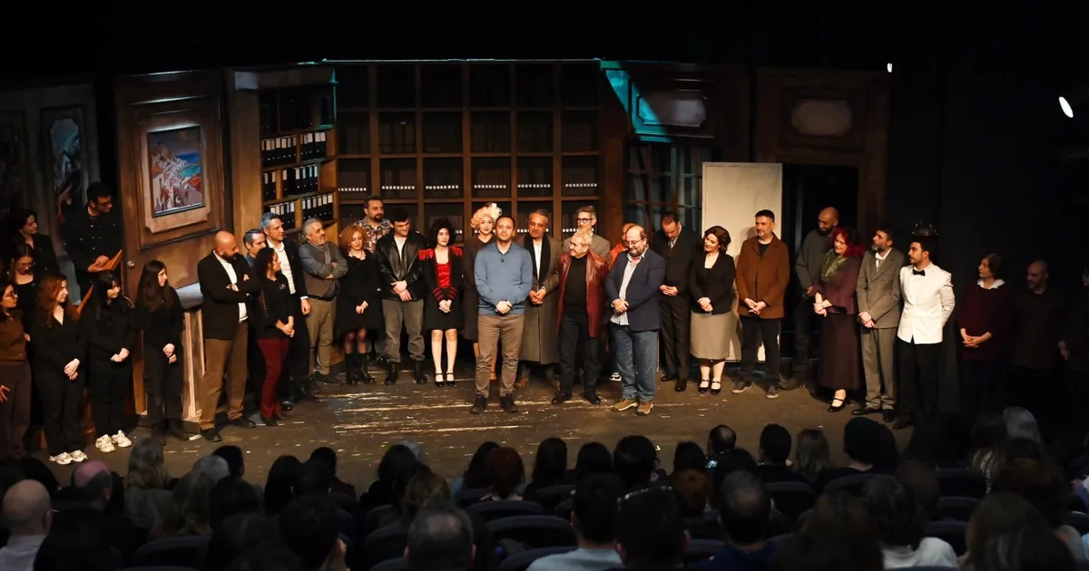 İzmir Bornova’da tiyatroya alkış