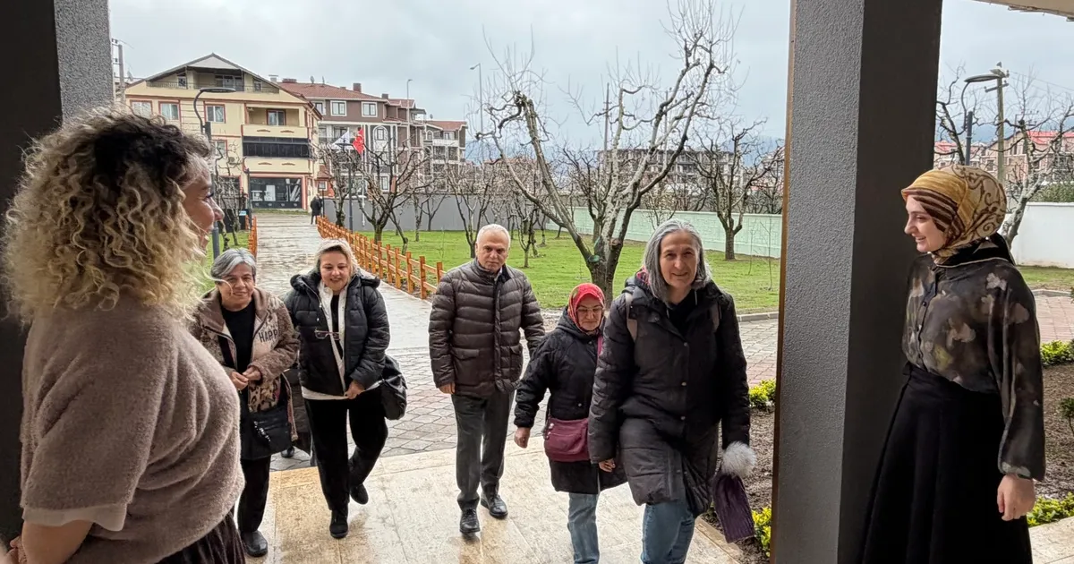 Saygınlar Gölcük'te kapılarını araladı