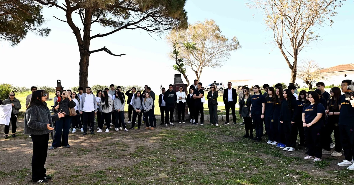 Antalya'da Lara Sahili’nde öğrencilerden bilimsel temizlik