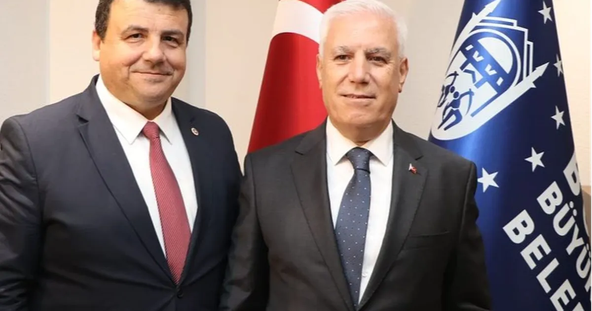 CHP’li Öztürk yoldan döndü, Büyükşehir önüne davet etti!