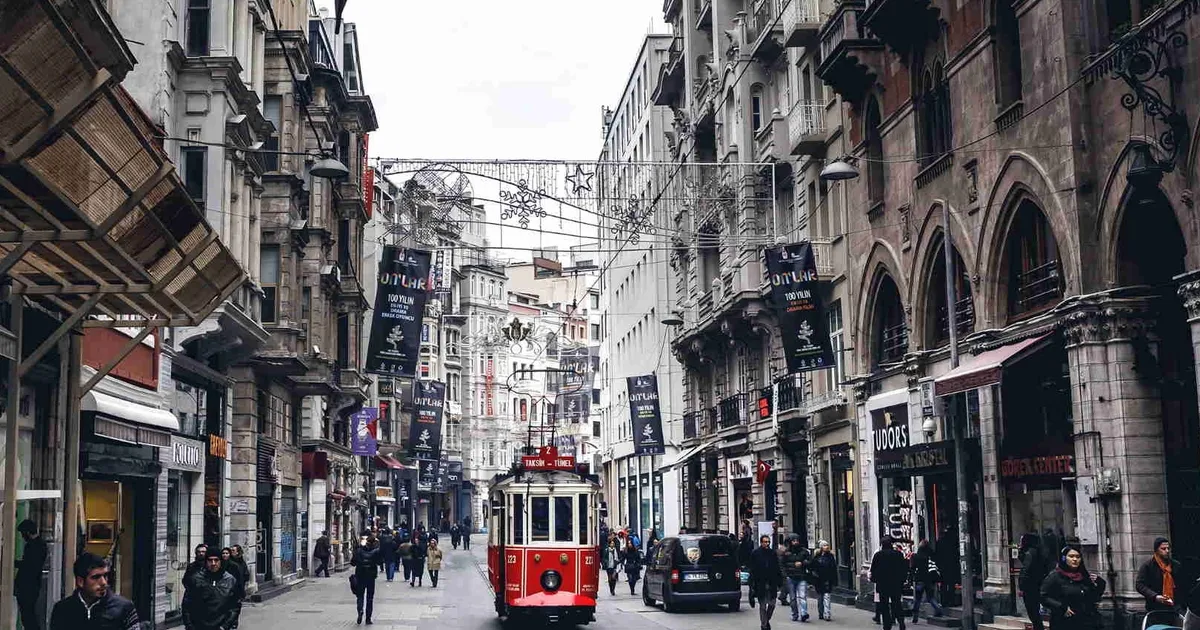 İstanbul caddelerindeki ziyaretçi trafiği turistle ayrılıyor... Alışveriş Caddeleri Raporu yayımlandı
